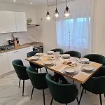 Villa New Renovation House Dinov San *
