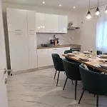 Villa New Renovation House Dinov San *