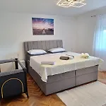 Villa New Renovation House Dinov San *